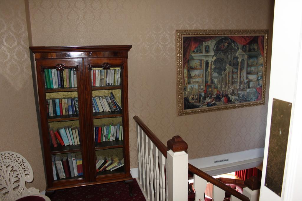 Bed and Breakfast The Manor House Crawley  Zewnętrze zdjęcie